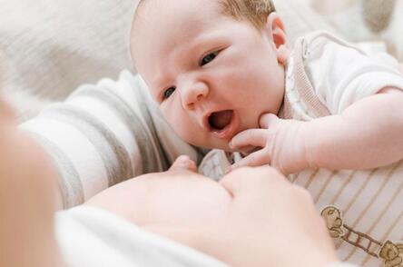 母乳分析仪厂家谈母乳喂养宝宝智商更高